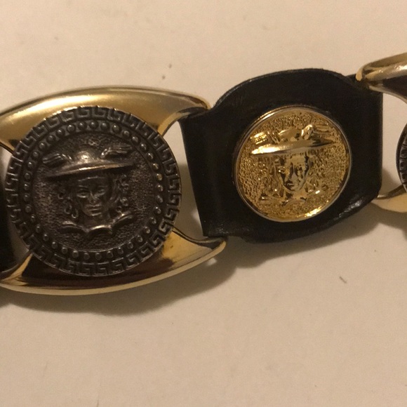 SOLD VTG Versace Estro Verse Medusa Medallion Belt - Picture 4 of 8